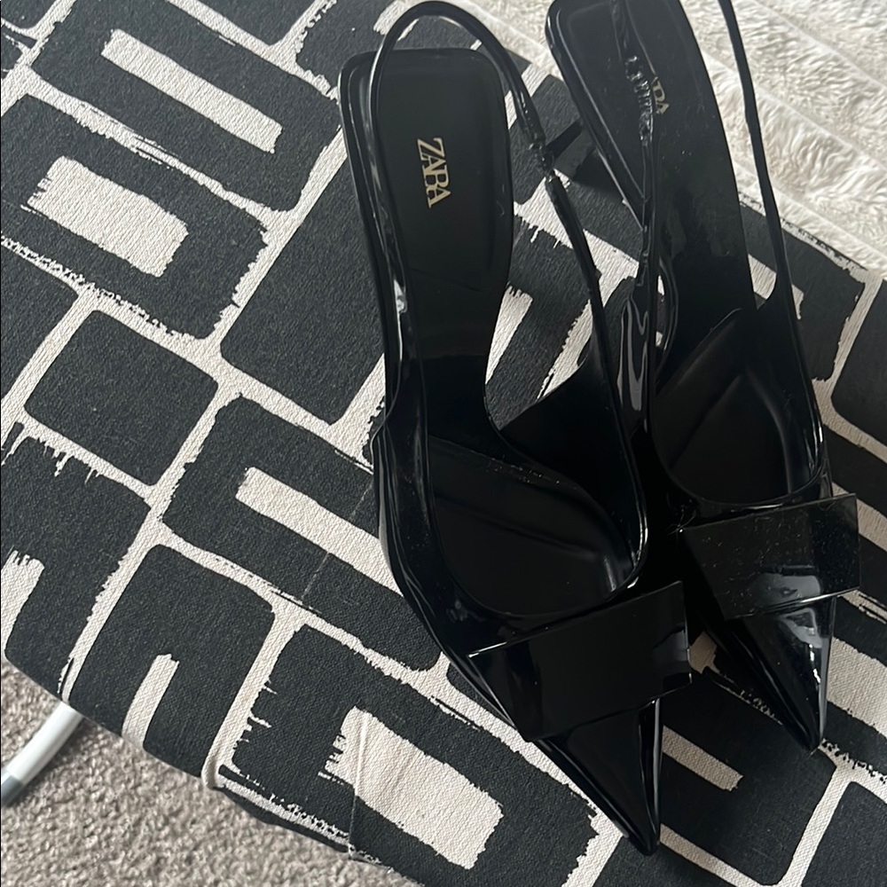 Zara Black Heels Elegant Design Size 7.5